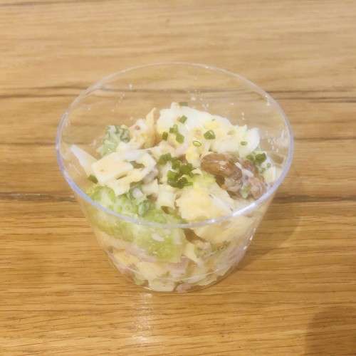 Salade de chou Vert, jambon Blanc, Noix Quiches/Wraps/Tartines Chaudes