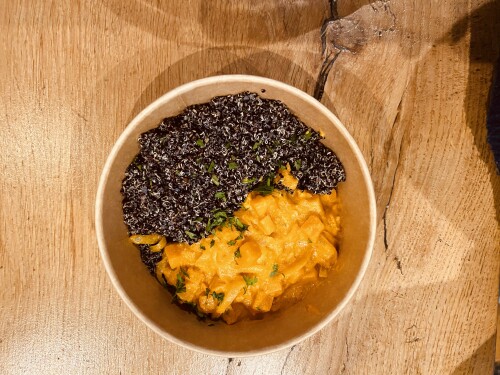 Curry de légumes d'hiver, quinoa noir Boissons