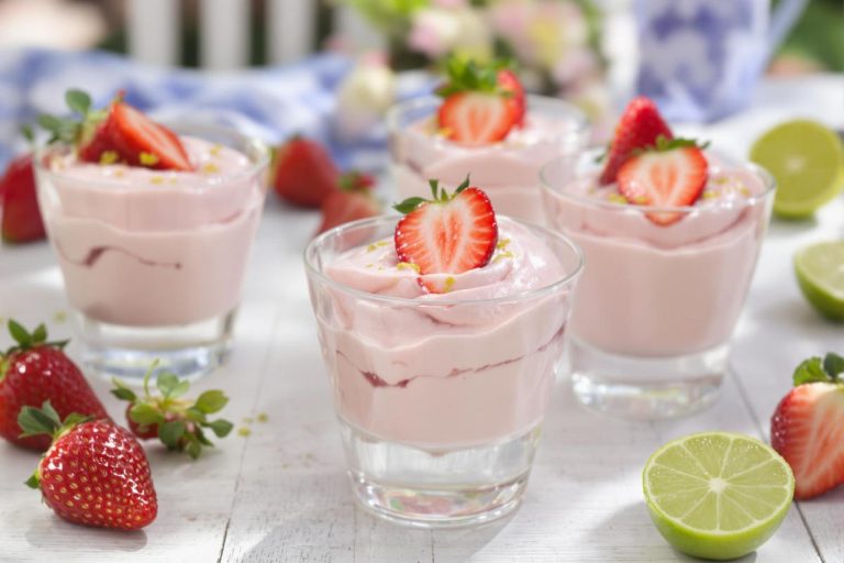 Mousse de fraises légère au yaourt et citron vert : la recette !.jpg