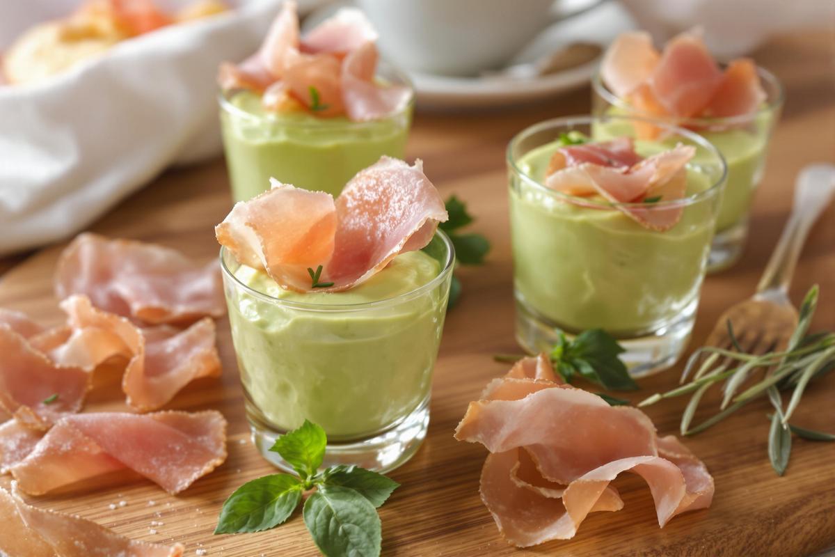 Recette de mousse d'avocat au fromage de chèvre et jambon cru.jpg