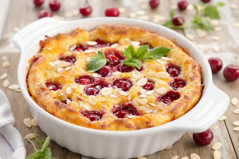 Clafoutis léger aux cerises : une version sans farine ni sucre.jpg
